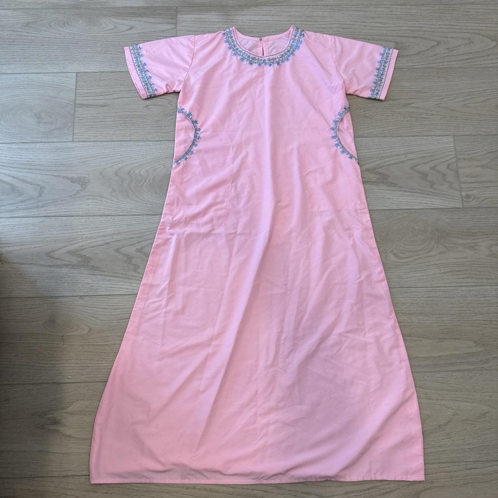 Vintage Style Pink Embroidered Maxi Dress Short Sleeve Pocketed Folk Boho
